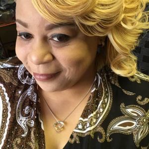 Meet your Posher, Cynthia